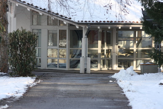 116840_grom_trauerhalle