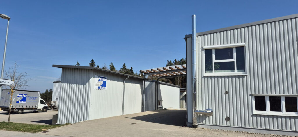 102723_PastorKisten_Gebaeude