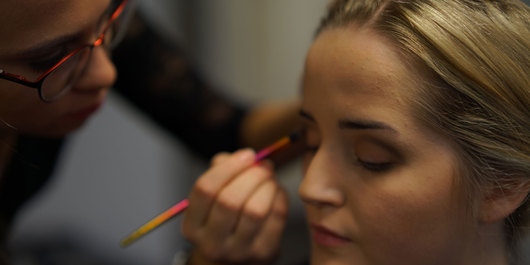 103338_reisacher_schminken