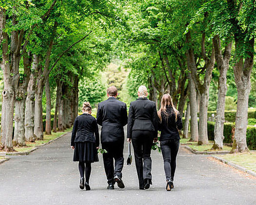 103980_trauerfamilie