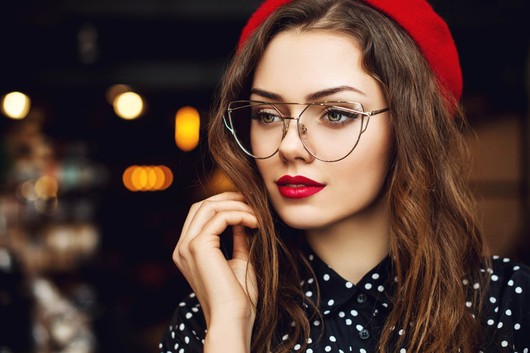 Close,Up,Portrait,Of,Young,Beautiful,Woman,Wearing,Stylish,Glasses,