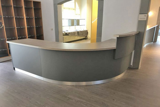 113208_schmaeh_verkaufstheke