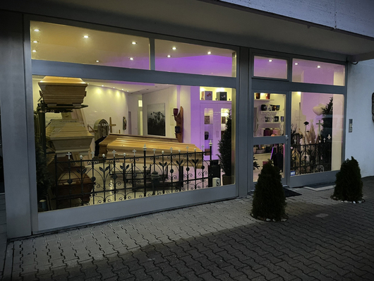 121426_ersterbestatter_02