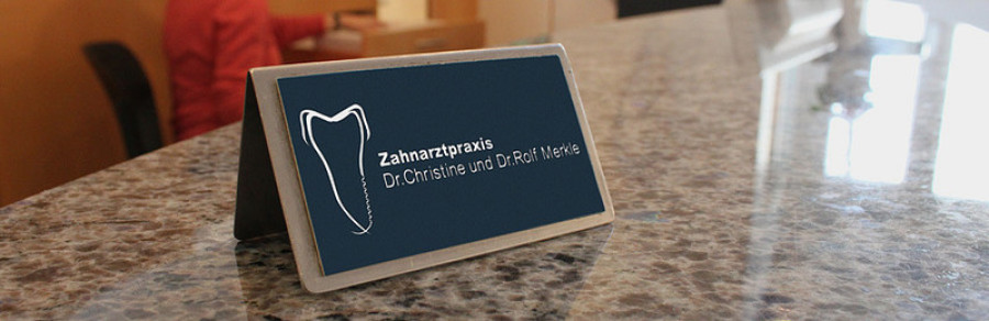 Tresen_Zahnartzpraxis