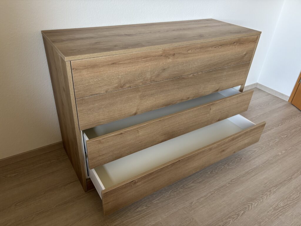kommode_schublade_schlafzimmer_teiloffen_1
