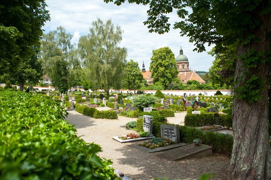 103763_baer_bestattungen_friedhof