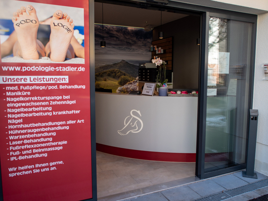 112573_praxis_alb_eingang_01-1030×773