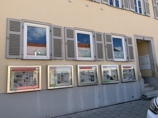 11437_2aussen_von_links