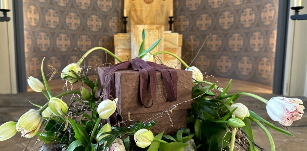 Urne_Eckig_Zeremonie