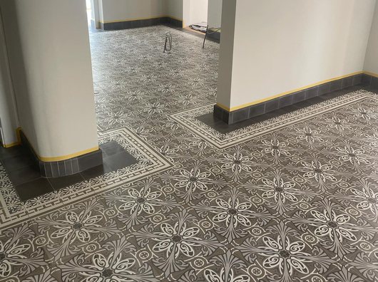 108003_summ_fliesen_boden