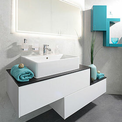 110644_csm_steger_badausstellung-03-weiss_blautu__rkis_1070_02_web_76261855f0